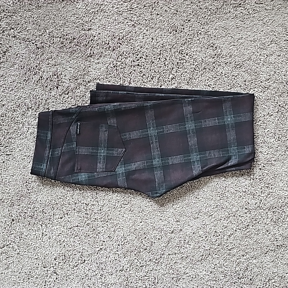 Sanctuary Plaid Pant - Picture 3 of 11